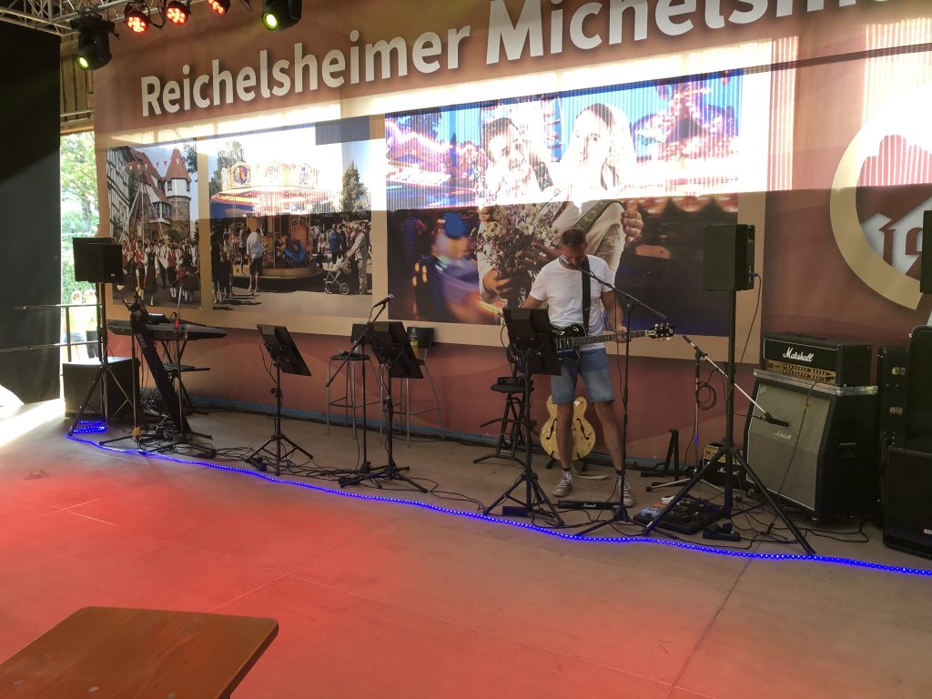 Michelsmarkt in Reichelsheim. Wir hatten sehr viel Spaß mit Tanzfreudigen Publikum.